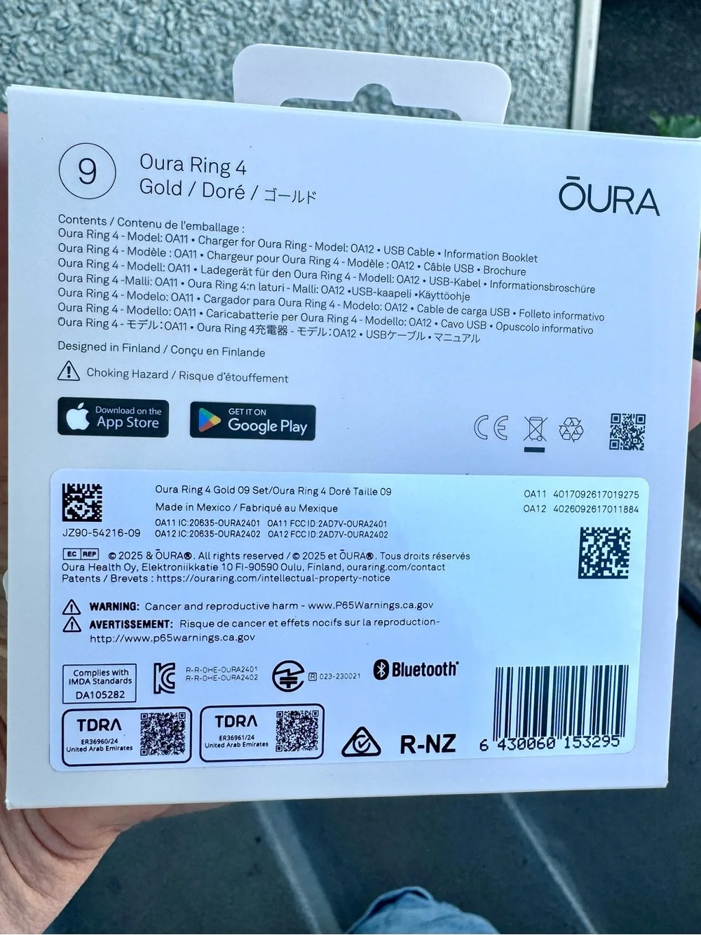 NEW Unopened Box Oura Ring 4, Size 9, Gold, Plus extra charger!